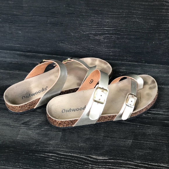 Sandals size 9 - Picture 2 of 3